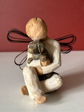 👛 (ANY 2/$25) WILLOW TREE Figurine Angel Of Comfort